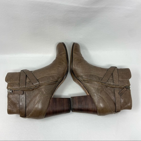 Cole Haan D41599 Grand OS Brown Leather Zip Ankle Boots Womens Size 9.5B. - Picture 10 of 13